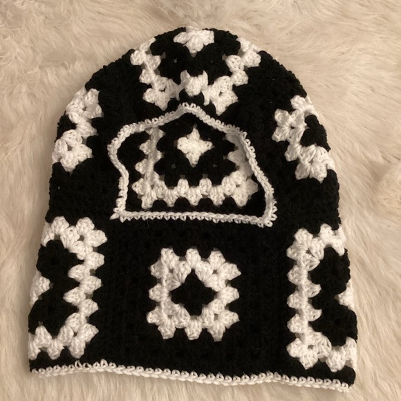 Black & White Crochet Balaclava - Picture 4 of 5